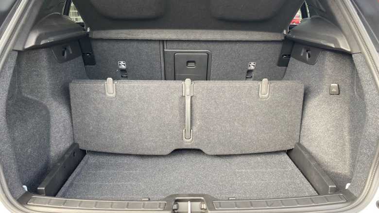 Volvo XC40 2.0 B4P Ultra Dark 5dr Auto Petrol Estate